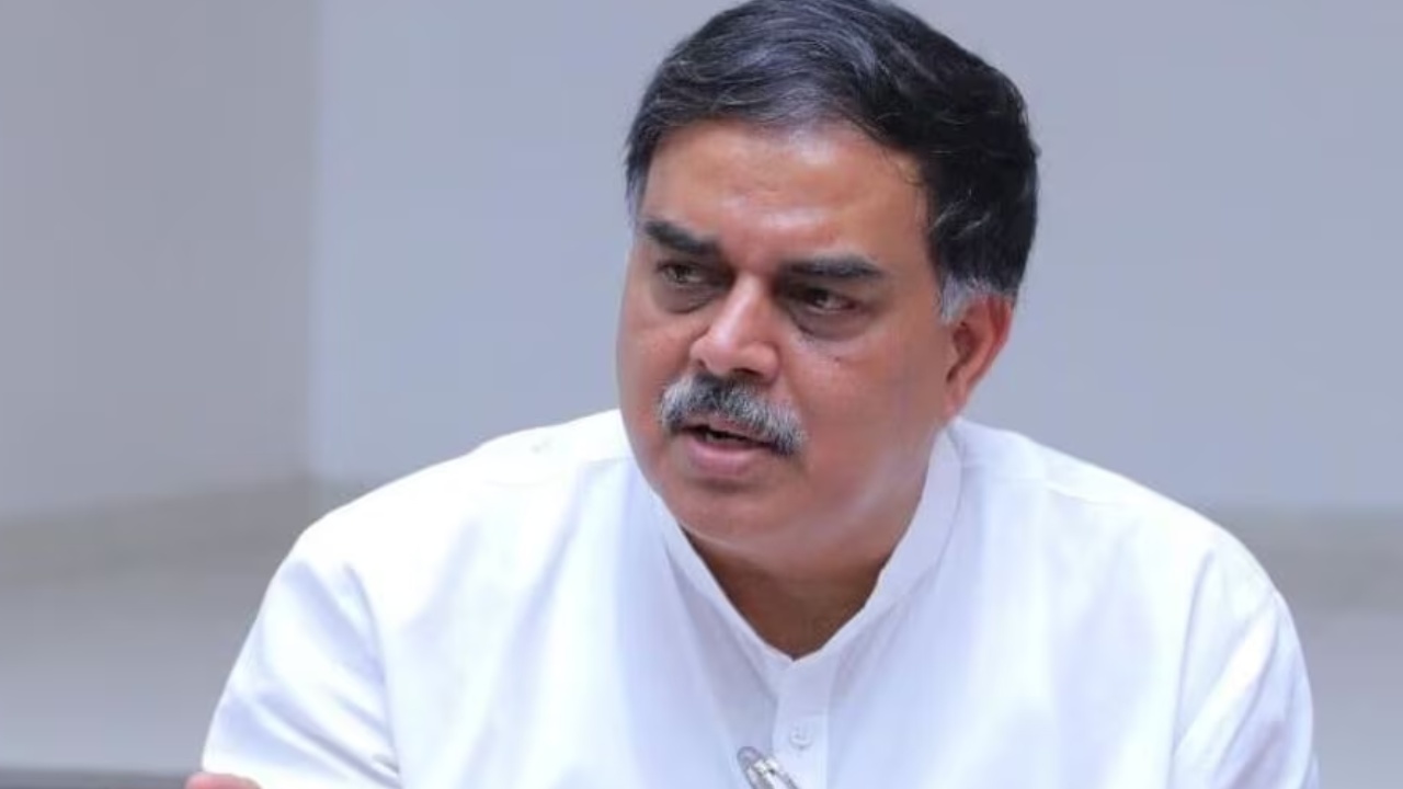 Nadendla Manohar : బీహార్ లో దాణా కుంభకోణం.. ఏపీలో గేదెల స్కాం : నాదెండ్ల మనోహర్ Nadendla Manohar : బీహార్ లో దాణా కుంభకోణం.. ఏపీలో గేదెల స్కాం : నాదెండ్ల మనోహర్