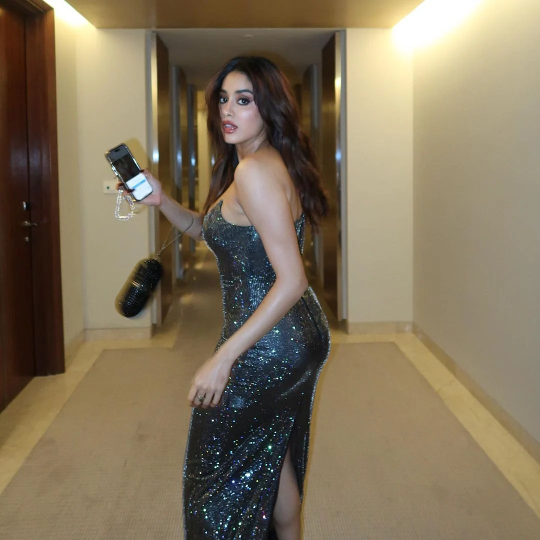 Janhvi Kapoor latest photos at Ambanis Jio World Plaza launch event