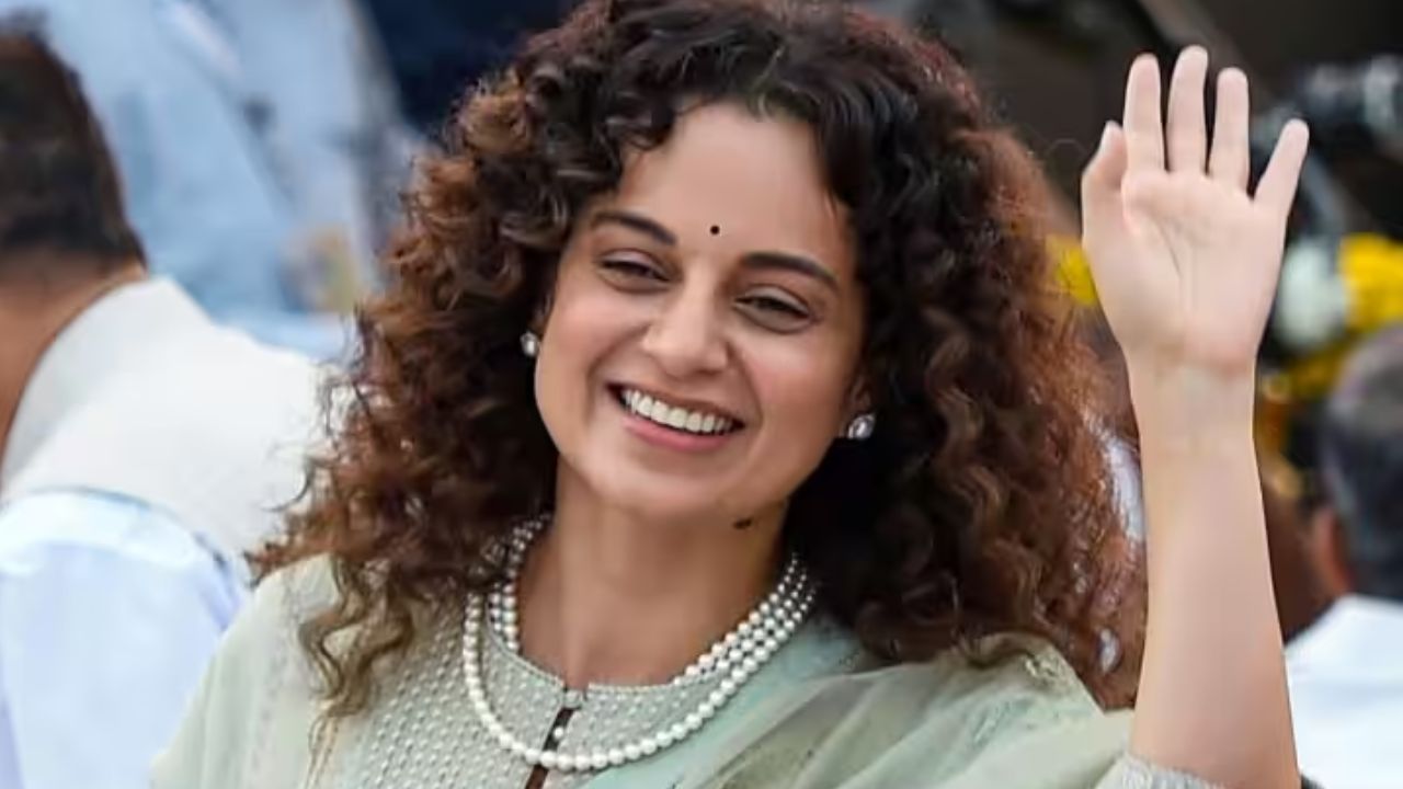 Kangana Ranaut : లోక్సభ ఎన్నికల బరిలో కంగనా రనౌత్..? క్లారిటీ ఇచ్చేసిన బాలీవుడ్ బామ Kangana Ranaut : లోక్సభ ఎన్నికల బరిలో కంగనా రనౌత్..? క్లారిటీ ఇచ్చేసిన బాలీవుడ్ బామ