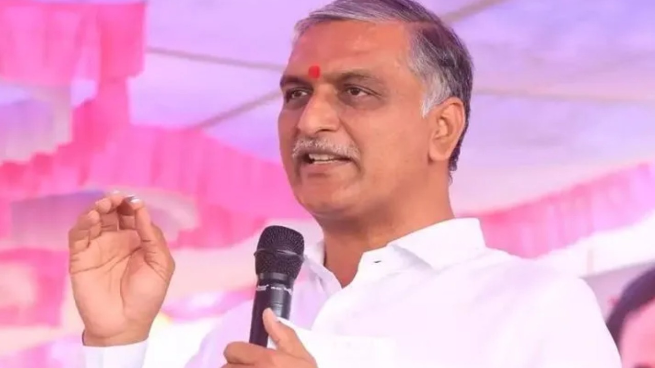 Harish Rao : తొమ్మిదేళ్ల తెలంగాణలో కరువు లేదు కర్ఫ్యూ లేదు.. ప్రతి ఇంటికి నీళ్లందిస్తున్న కేసీఆర్ : మంత్రి హరీష్ రావు Harish Rao : తొమ్మిదేళ్ల తెలంగాణలో కరువు లేదు కర్ఫ్యూ లేదు.. ప్రతి ఇంటికి నీళ్లందిస్తున్న కేసీఆర్ : మంత్రి హరీష్ రావు