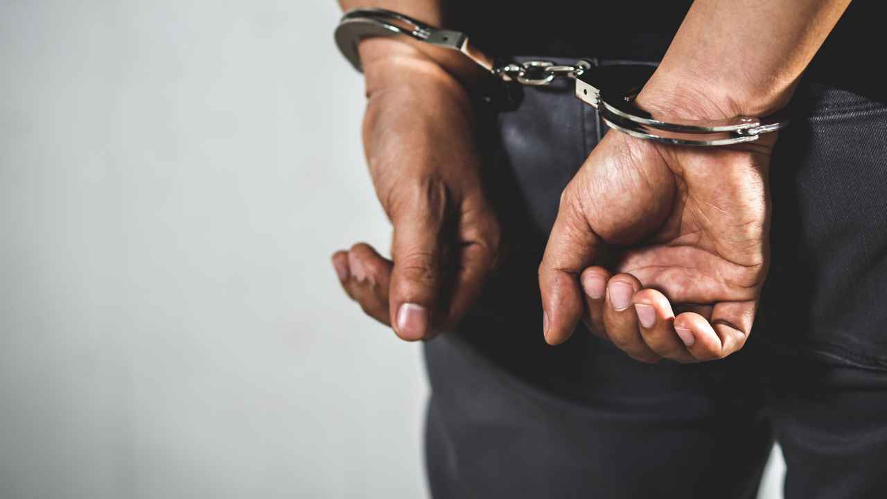 Girl Molestation : దారుణం.. టెన్త్ విద్యార్థినిపై లైంగిక దాడి, పూజకు వెళ్లి తిరిగొస్తుండగా కిరాతకం Girl Molestation : దారుణం.. టెన్త్ విద్యార్థినిపై లైంగిక దాడి, పూజకు వెళ్లి తిరిగొస్తుండగా కిరాతకం