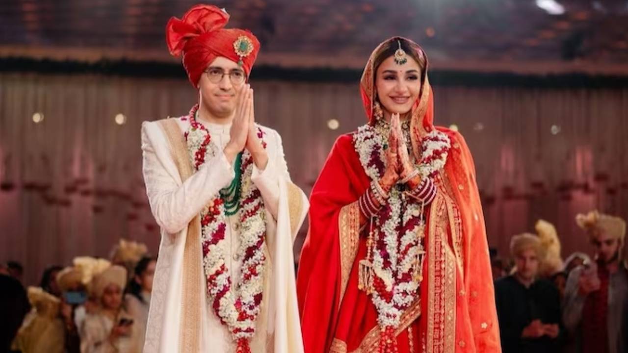 Mumbai : మాజీ మిస్ ఇండియాను పెళ్లాడిన ఆ బిలియనీర్ బ్యాంకర్ కొడుకు Mumbai : మాజీ మిస్ ఇండియాను పెళ్లాడిన ఆ బిలియనీర్ బ్యాంకర్ కొడుకు