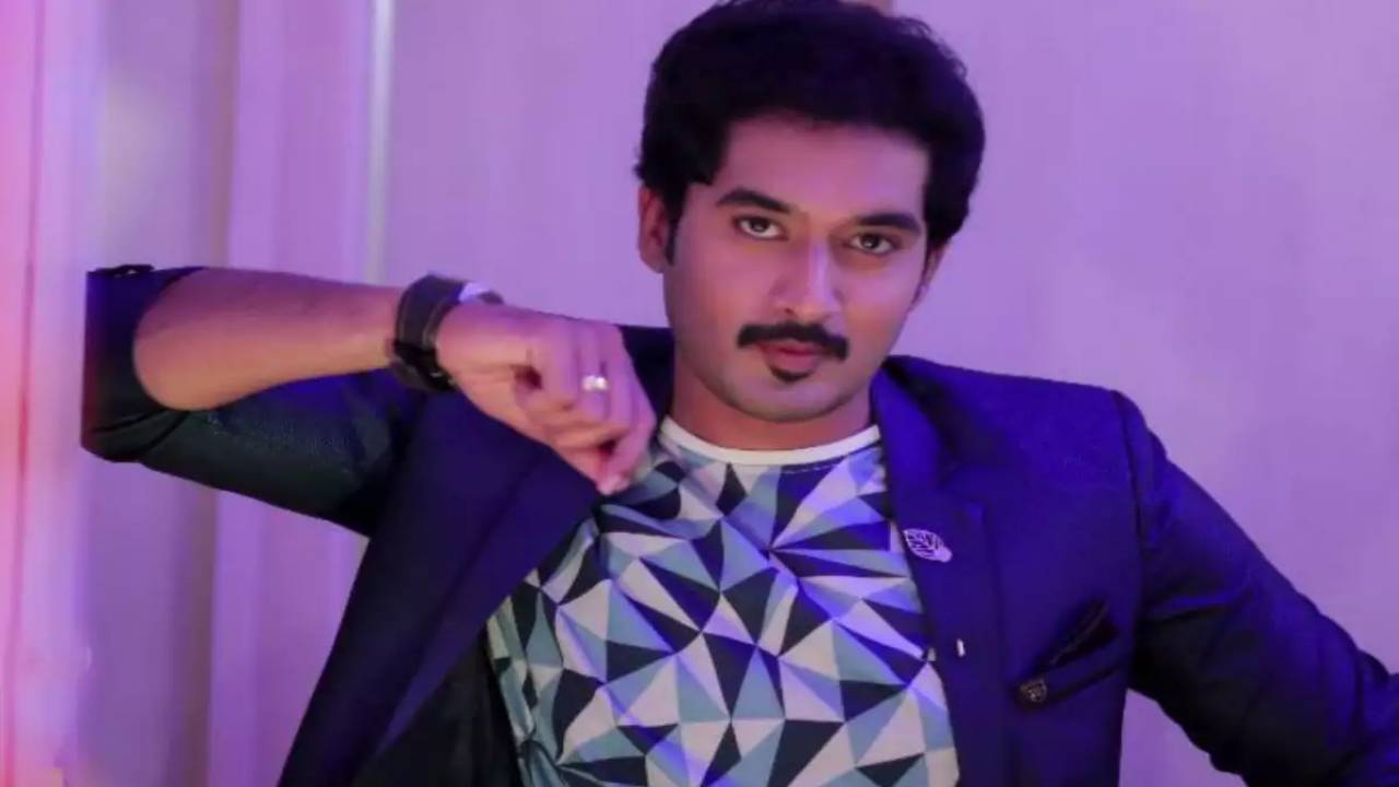 Nirupam Paritala : డాక్టర్ బాబు హీరోగా ఎందుకు చేయలేదు? సినిమాల్లో ఛాన్సులు రాలేదా? Nirupam Paritala : డాక్టర్ బాబు హీరోగా ఎందుకు చేయలేదు? సినిమాల్లో ఛాన్సులు రాలేదా?
