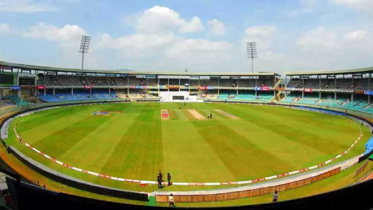 Visakha : విశాఖలో భారత్, ఆస్ట్రేలియా టీ20 మ్యాచ్.. 15 నుంచి ఆన్లైన్లో టికెట్లు Visakha : విశాఖలో భారత్, ఆస్ట్రేలియా టీ20 మ్యాచ్.. 15 నుంచి ఆన్లైన్లో టికెట్లు