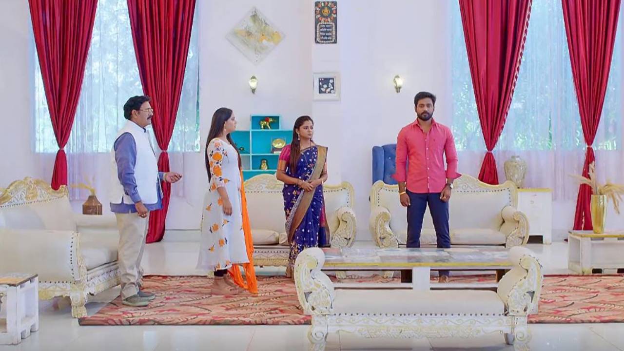 Guppedantha Manasu : రిషి చెప్పిన నిజాలు విని షాకైన విశ్వనాథం, ఏంజెల్.. కట్టుకథ అంటూ గేలి చేసిన ఏంజెల్ Guppedantha Manasu : రిషి చెప్పిన నిజాలు విని షాకైన విశ్వనాథం, ఏంజెల్.. కట్టుకథ అంటూ గేలి చేసిన ఏంజెల్