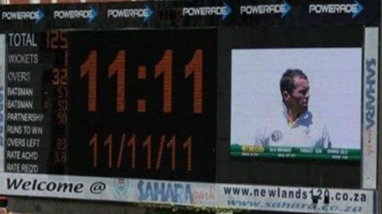 Numerical Coincidence : క్రికెట్లో అరుదైన క్షణం.. శతాబ్దానికి ఒక్కసారే ఇలా.. 11/11/11న 11:11కి .. 111 పరుగులు Numerical Coincidence : క్రికెట్లో అరుదైన క్షణం.. శతాబ్దానికి ఒక్కసారే ఇలా.. 11/11/11న 11:11కి .. 111 పరుగులు