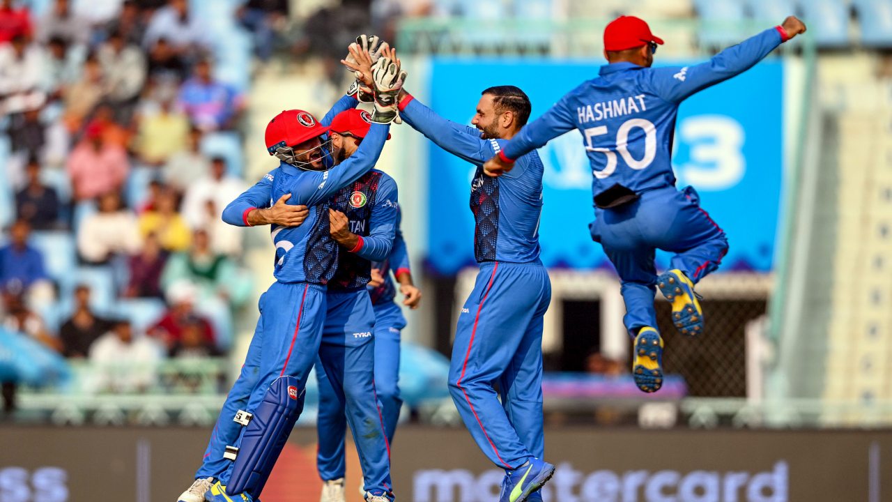 NED vs AFG : నెదర్లాండ్స్ పై ఘన విజయం.. సెమీస్ రేసులోకి దూసుకు వచ్చిన అఫ్గానిస్థాన్.. పాకిస్థాన్కు కష్టాలే..! NED vs AFG : నెదర్లాండ్స్ పై ఘన విజయం.. సెమీస్ రేసులోకి దూసుకు వచ్చిన అఫ్గానిస్థాన్.. పాకిస్థాన్కు కష్టాలే..!