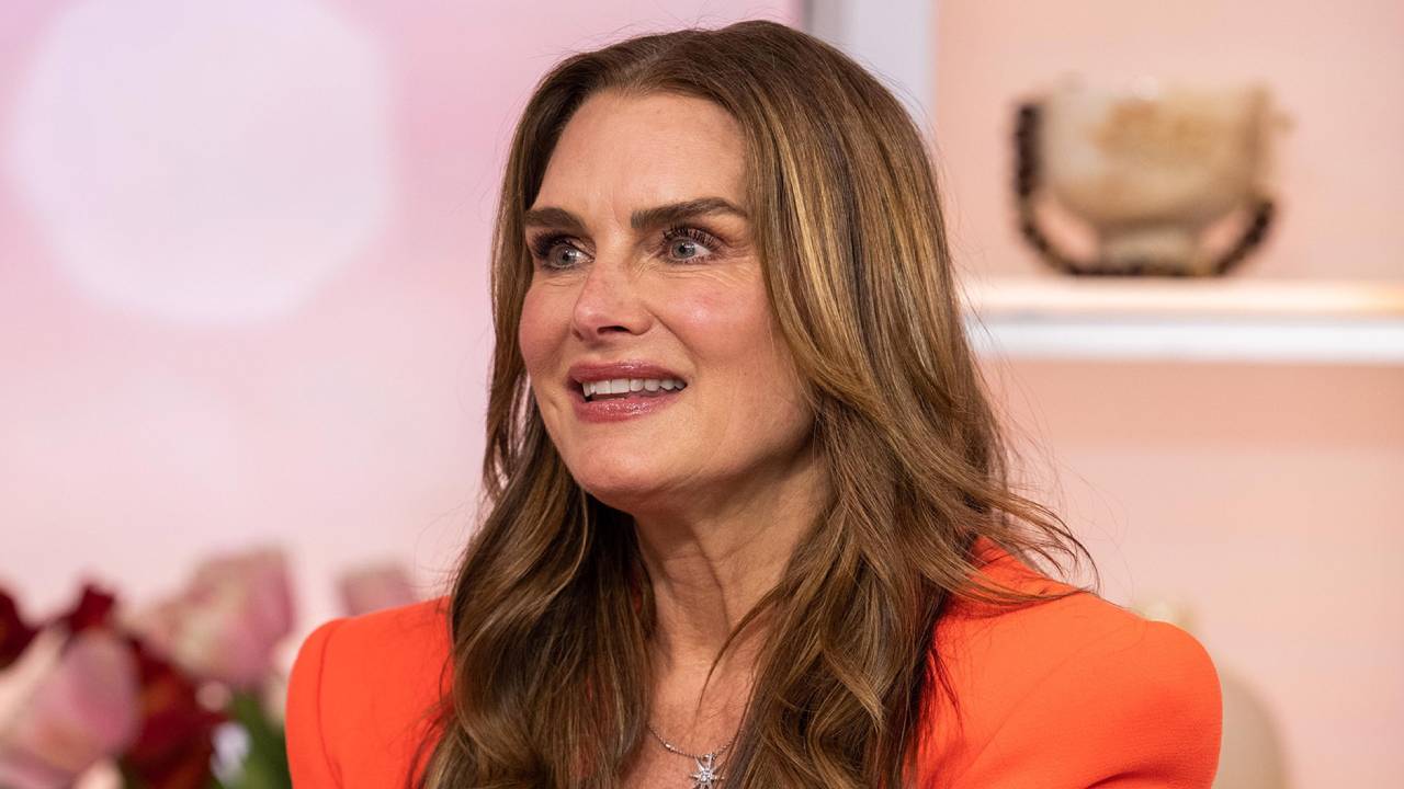 Brooke Shields : ఎక్కువ నీరు తాగడం వల్ల తనకు ఎదురైన ఆనారోగ్య పరిస్థితులు వివరించిన నటి Brooke Shields : ఎక్కువ నీరు తాగడం వల్ల తనకు ఎదురైన ఆనారోగ్య పరిస్థితులు వివరించిన నటి