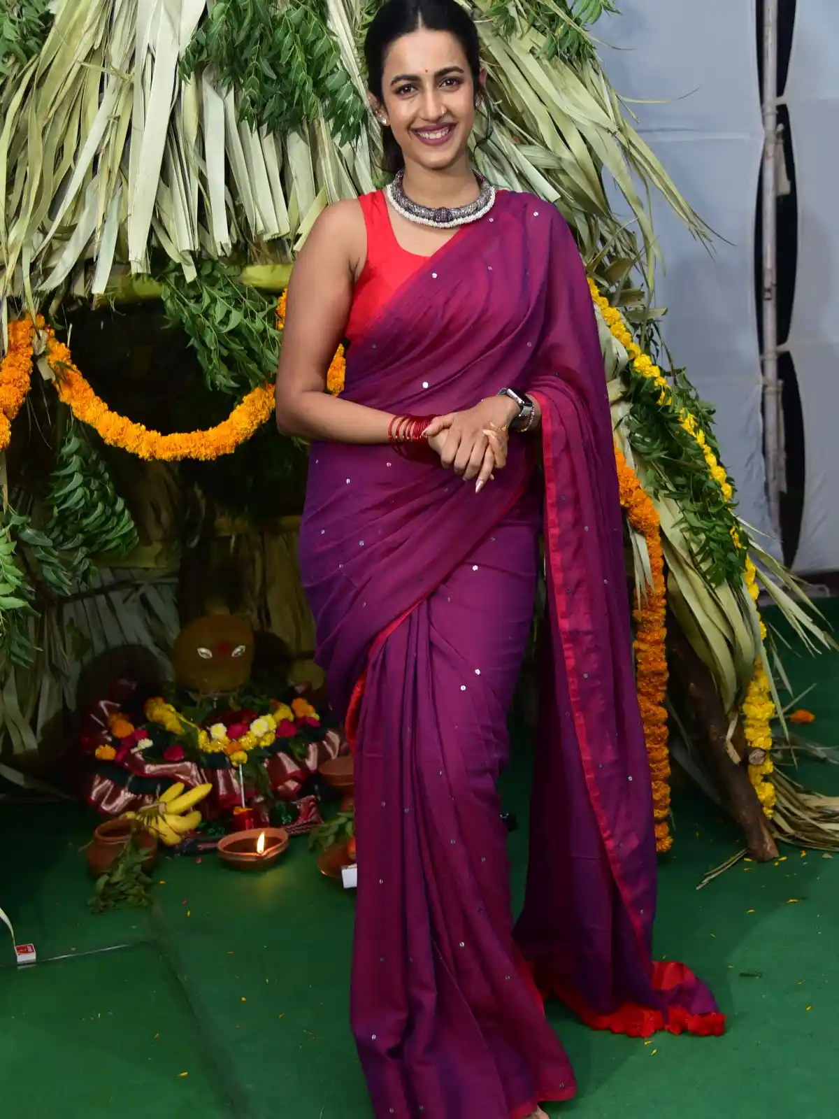 Niharika Konidela appearance in Saree at her New Movie Opening