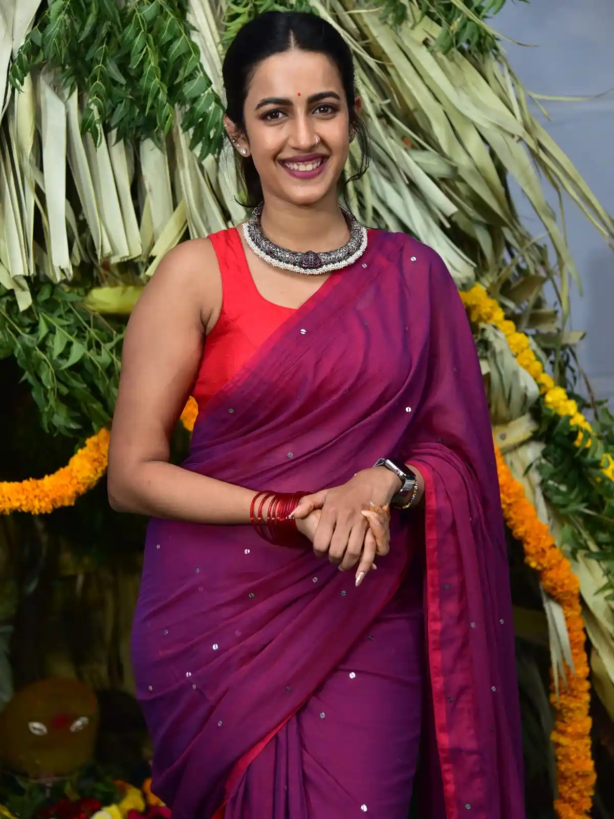Niharika Konidela appearance in Saree at her New Movie Opening