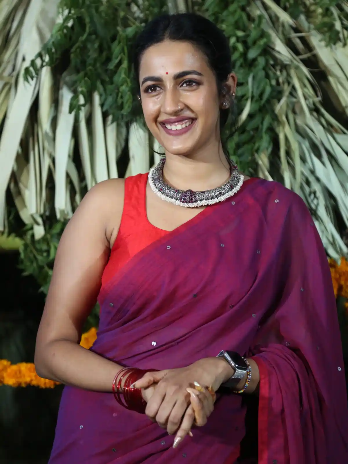 Niharika Konidela appearance in Saree at her New Movie Opening
