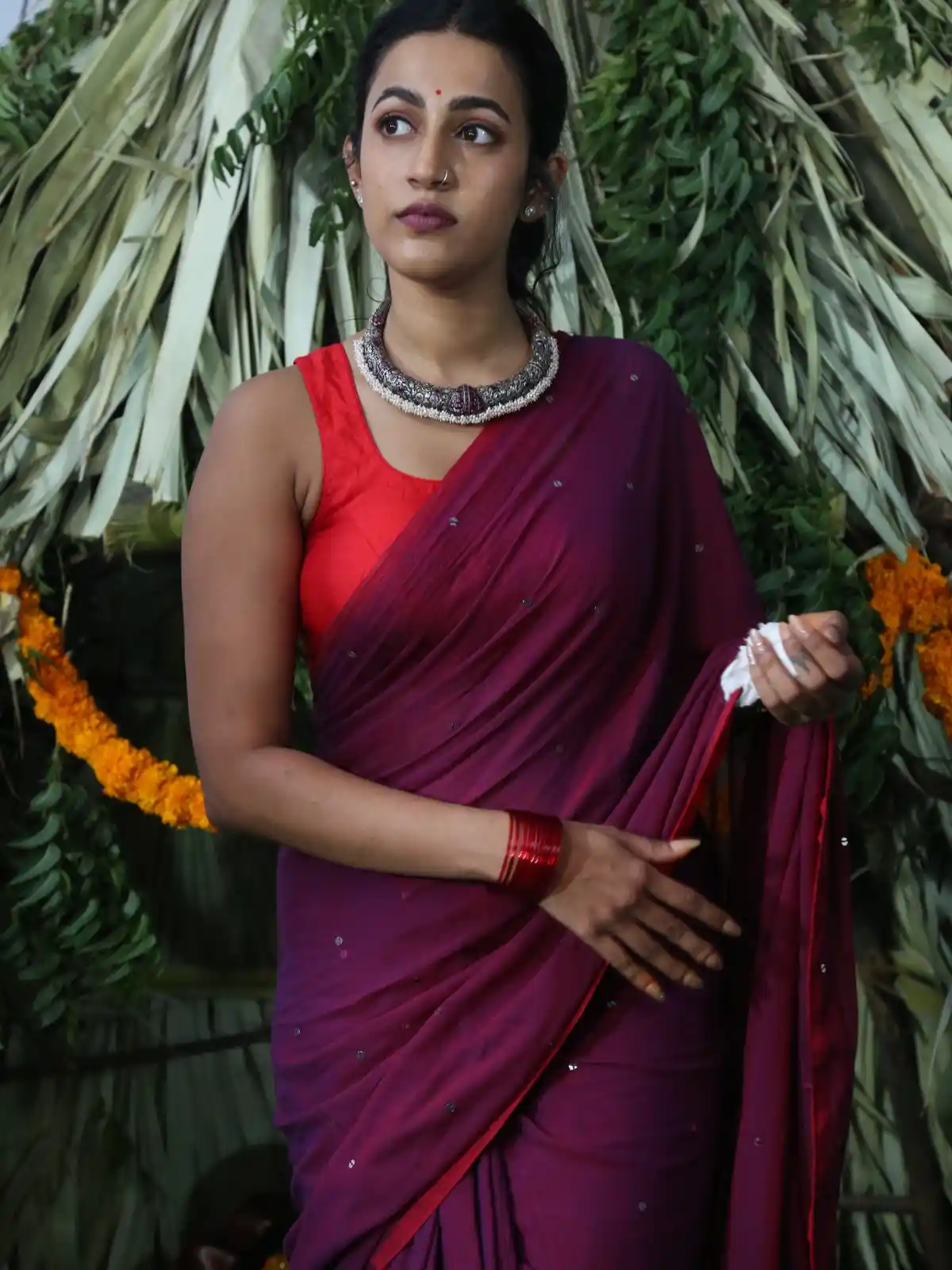 Niharika Konidela appearance in Saree at her New Movie Opening