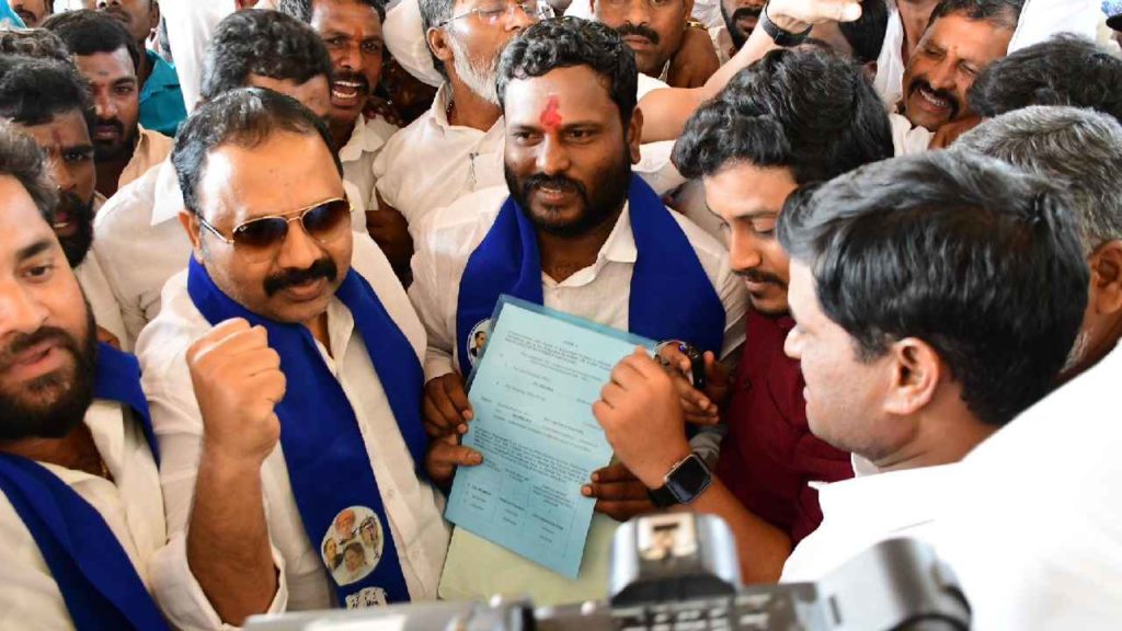 Nilam Madhu Mudiraj Resigns Congress