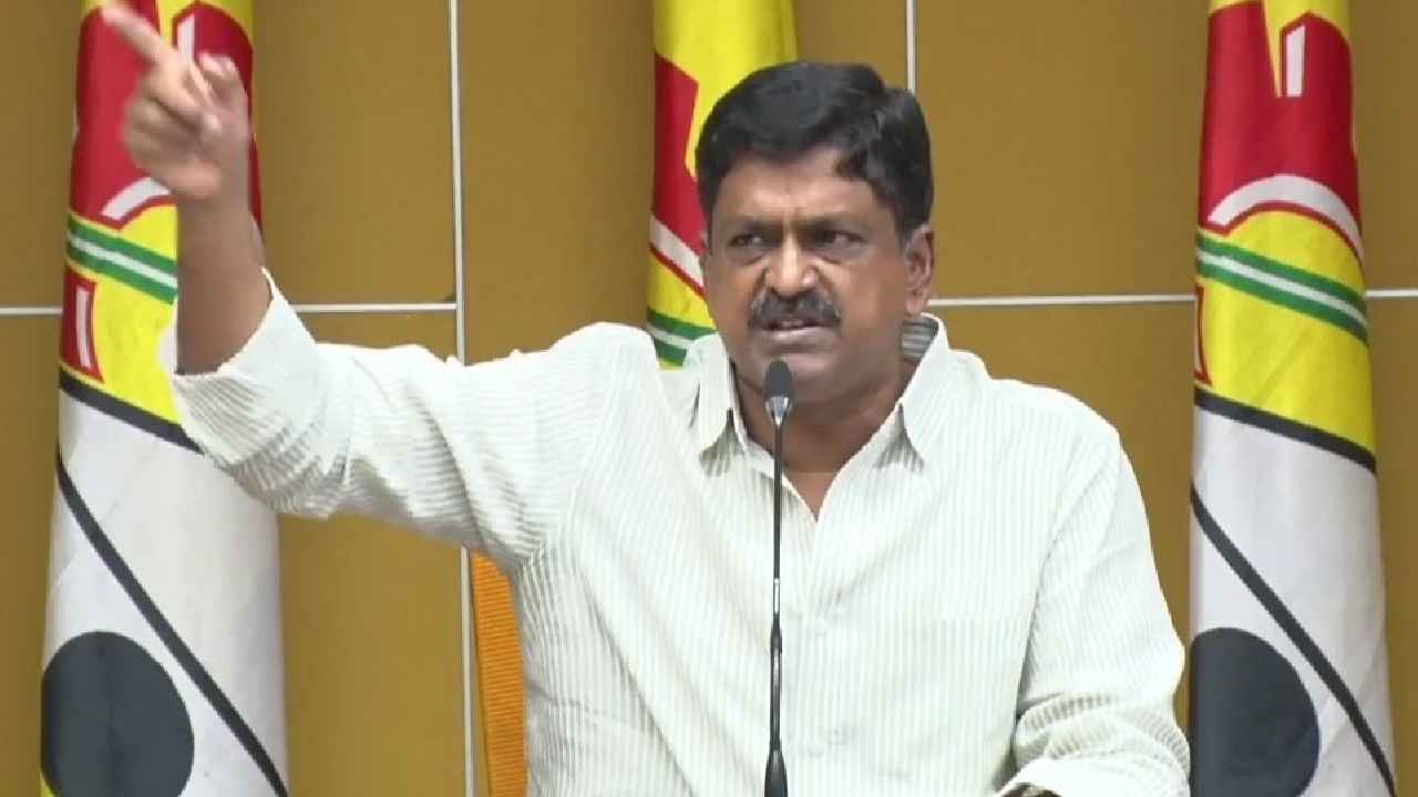 Payyavula Keshav: కన్న తల్లికి దండం పెట్టలేని వైఎస్ జగన్ ఇప్పుడు తల్లికి వందనం పథకం గురించి మాట్లాడుతున్నారు: మంత్రి పయ్యావుల కేశవ్ Payyavula Keshav: కన్న తల్లికి దండం పెట్టలేని వైఎస్ జగన్ ఇప్పుడు తల్లికి వందనం పథకం గురించి మాట్లాడుతున్నారు: మంత్రి పయ్యావుల కేశవ్