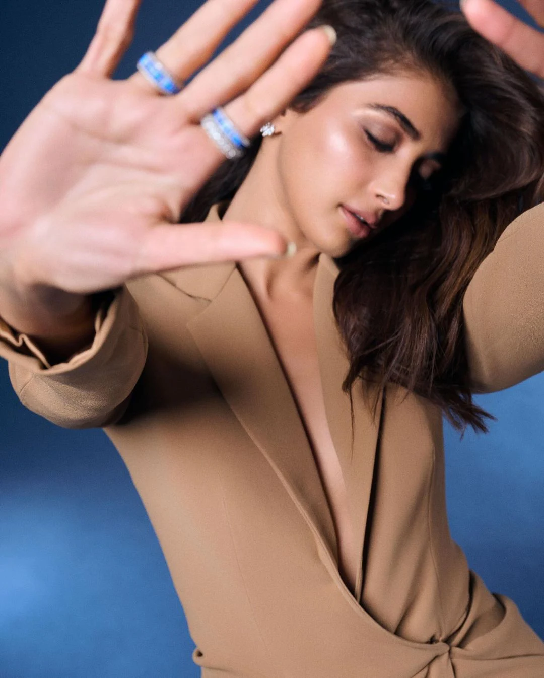 Pooja Hegde Shares her Latest Photos in Instagram