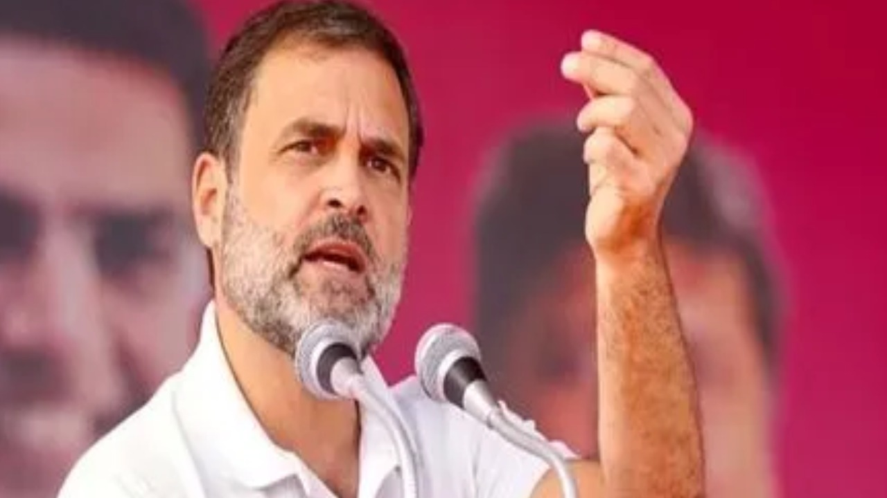 Rahul Gandhi : కేసీఆర్ ధరణి పేరుతో పేదల భూములు లాక్కున్నారు : రాహుల్ గాంధీ Rahul Gandhi : కేసీఆర్ ధరణి పేరుతో పేదల భూములు లాక్కున్నారు : రాహుల్ గాంధీ