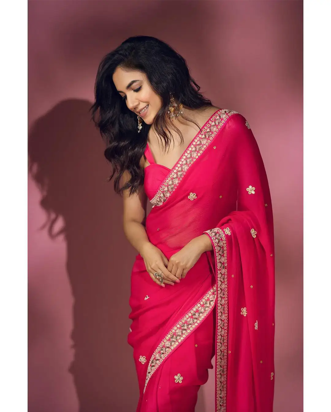 Ritu Varma Stunning Looks in Saree