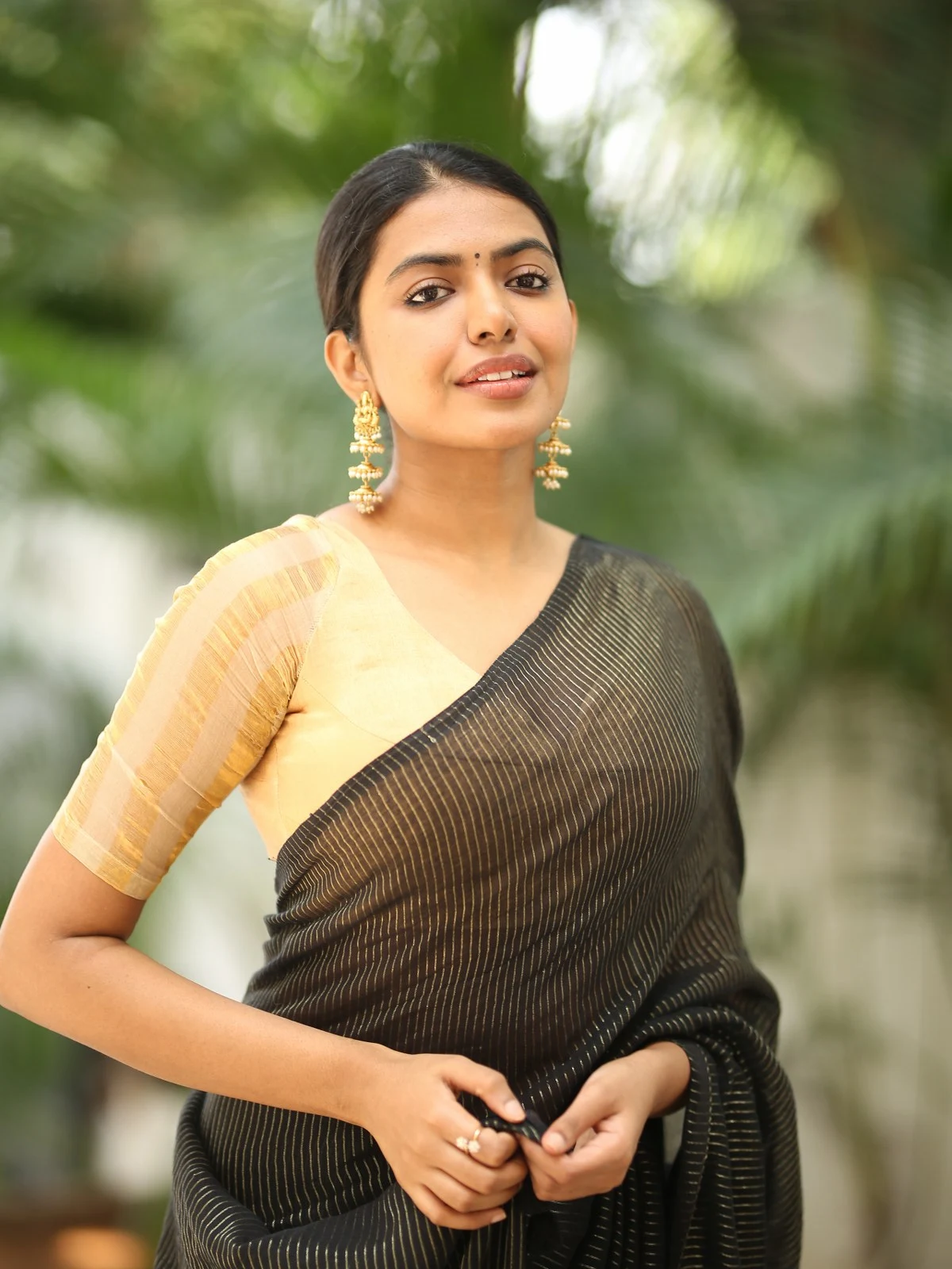 Shivani Rajashekar saree photos at Kota Bommali Ps promotions