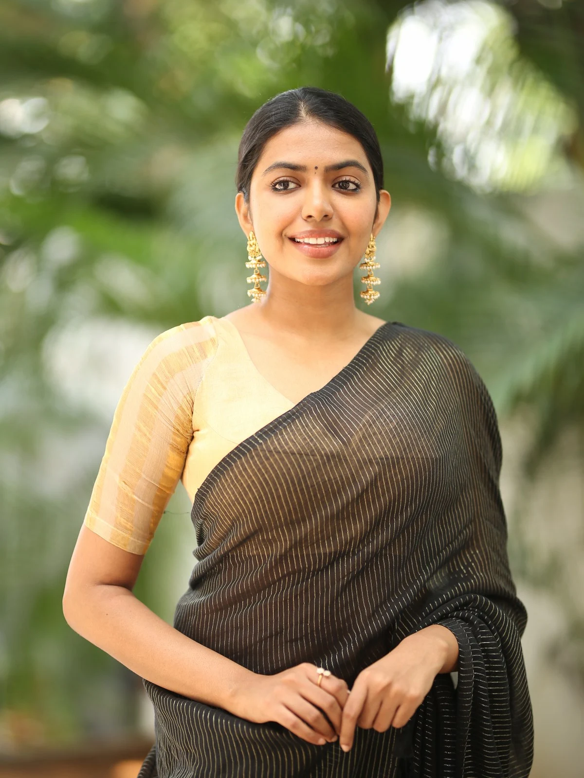 Shivani Rajashekar saree photos at Kota Bommali Ps promotions