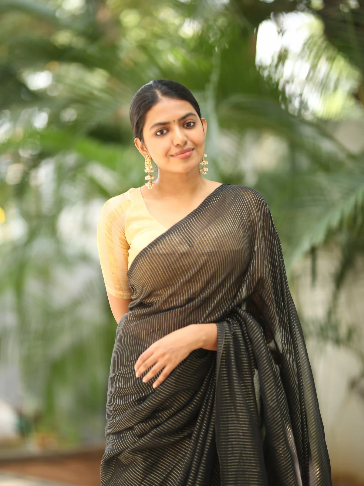 Shivani Rajashekar saree photos at Kota Bommali Ps promotions
