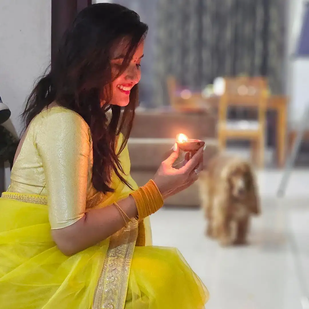 Siri Hanumanthu Diwali Celebrations with Family