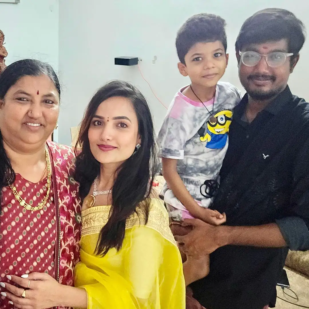 Siri Hanumanthu Diwali Celebrations with Family