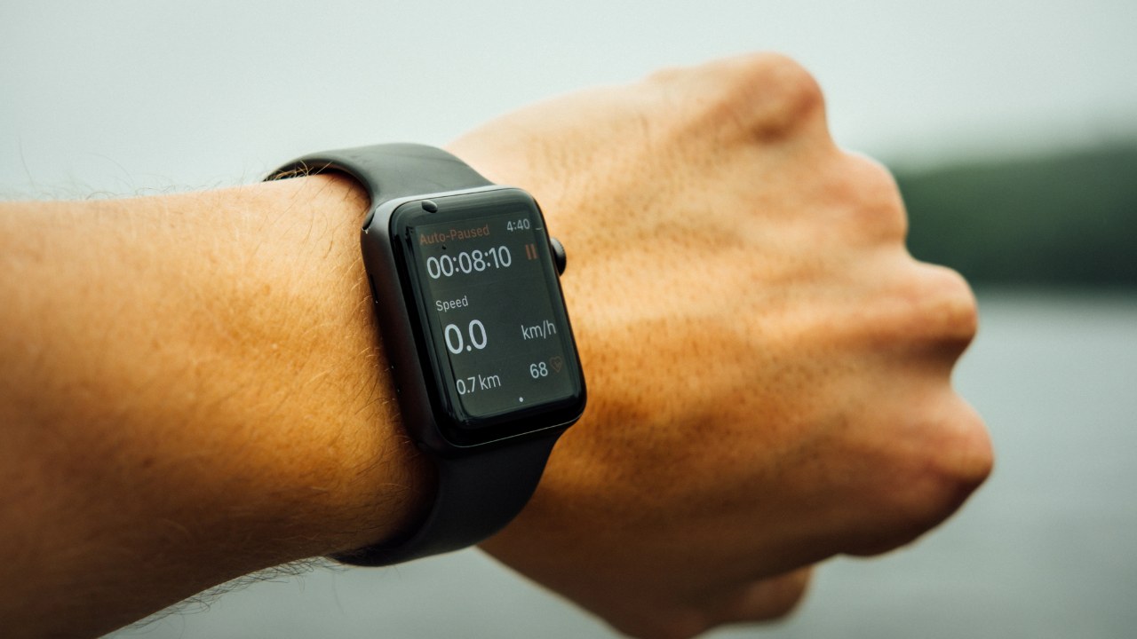 Smartwatch Saves Life : గుండెపోటుకు గురైన వ్యక్తి ప్రాణాన్ని కాపాడిన స్మార్ట్వాచ్ Smartwatch Saves Life : గుండెపోటుకు గురైన వ్యక్తి ప్రాణాన్ని కాపాడిన స్మార్ట్వాచ్