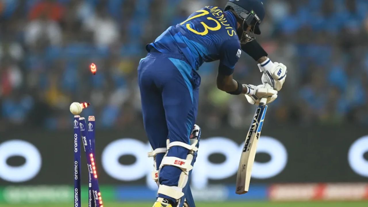 Sri Lanka Cricket: మరీ ఇంత చెత్తాటా..! ఆ ఓటములకు కారణమేమిటో వివరణ ఇవ్వండి Sri Lanka Cricket: మరీ ఇంత చెత్తాటా..! ఆ ఓటములకు కారణమేమిటో వివరణ ఇవ్వండి