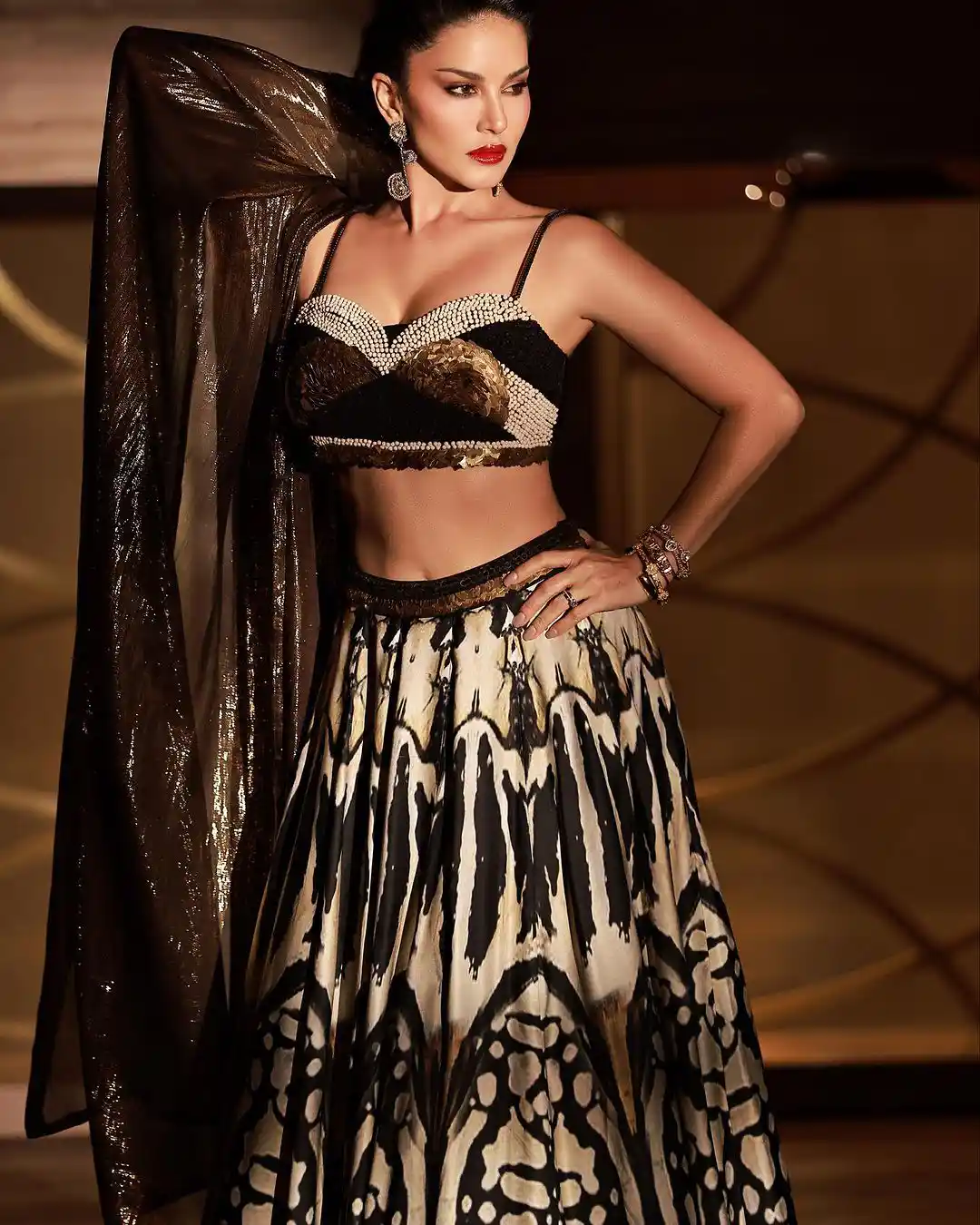 Sunny Leone Diwali Special Photos Shoot in Ghagra Choli Dress