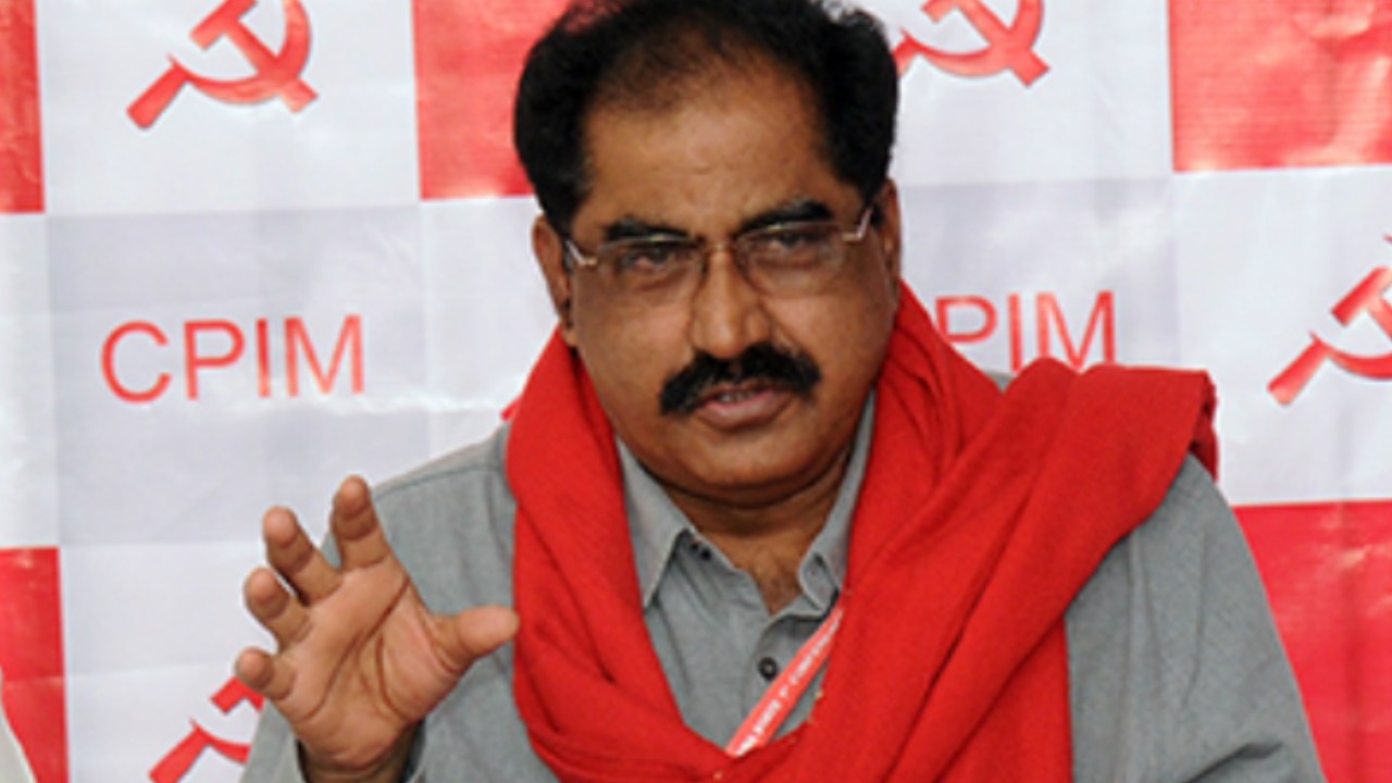 Tammineni Veerabhadram : ఓటువేసేందుకు తమ్మినేని వీరభద్రంను అనుమతించని అధికారులు.. ఎందుకంటే? Tammineni Veerabhadram : ఓటువేసేందుకు తమ్మినేని వీరభద్రంను అనుమతించని అధికారులు.. ఎందుకంటే?