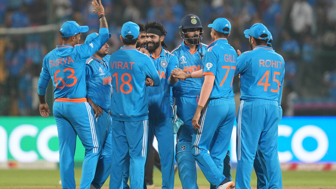 CWC 2023: వన్డే ప్రపంచకప్.. టాప్ 5 బ్యాటర్లు, బౌలర్లు వీరే.. అశ్విన్ ఆడింది ఒక్క మ్యాచ్.. కానీ CWC 2023: వన్డే ప్రపంచకప్.. టాప్ 5 బ్యాటర్లు, బౌలర్లు వీరే.. అశ్విన్ ఆడింది ఒక్క మ్యాచ్.. కానీ