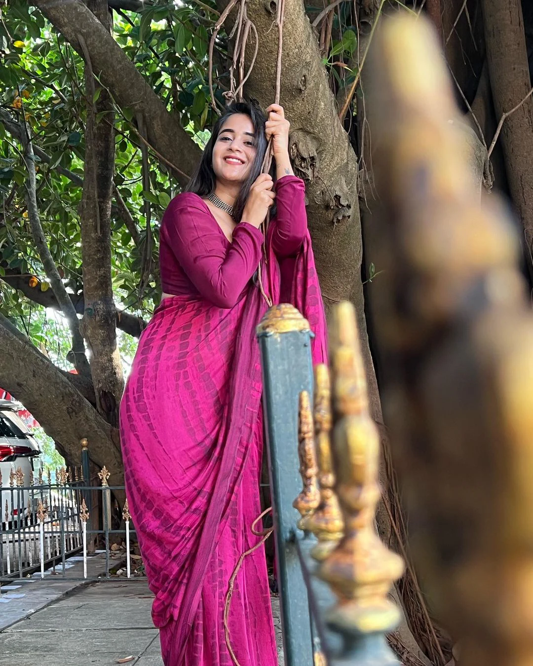 Telugu Actress Deepthi Sunaina shares her latest saree photos