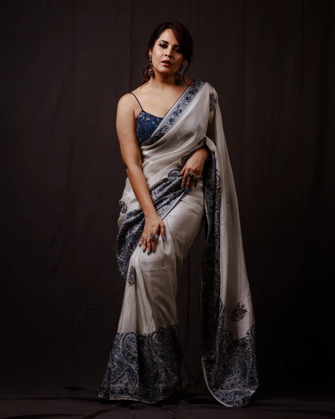 Tollywood Actress Anasuya Bharadwaj Mesmerizing Saree Photoshoot