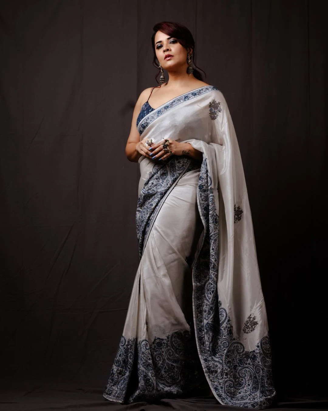 Tollywood Actress Anasuya Bharadwaj Mesmerizing Saree Photoshoot