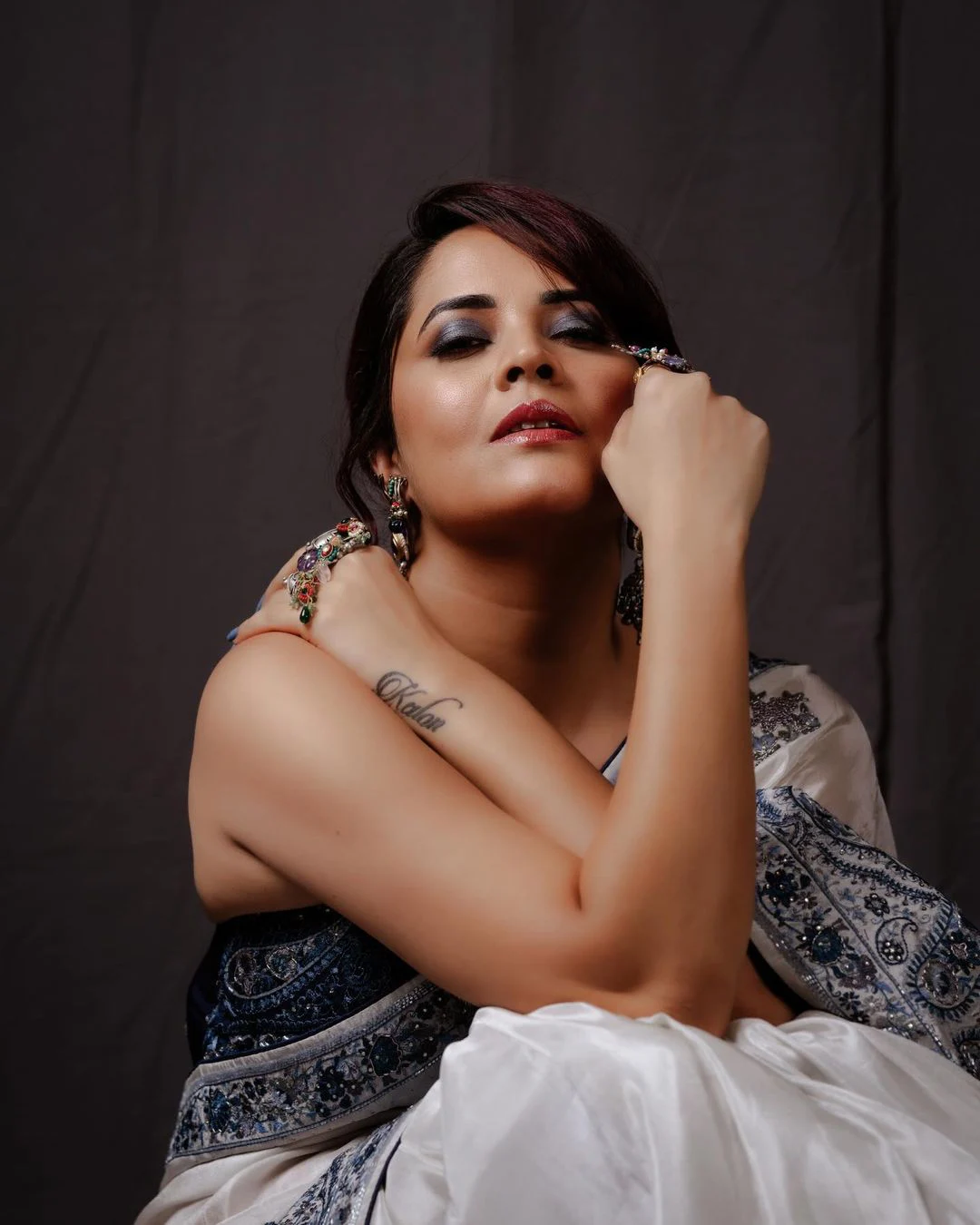 Tollywood Actress Anasuya Bharadwaj Mesmerizing Saree Photoshoot