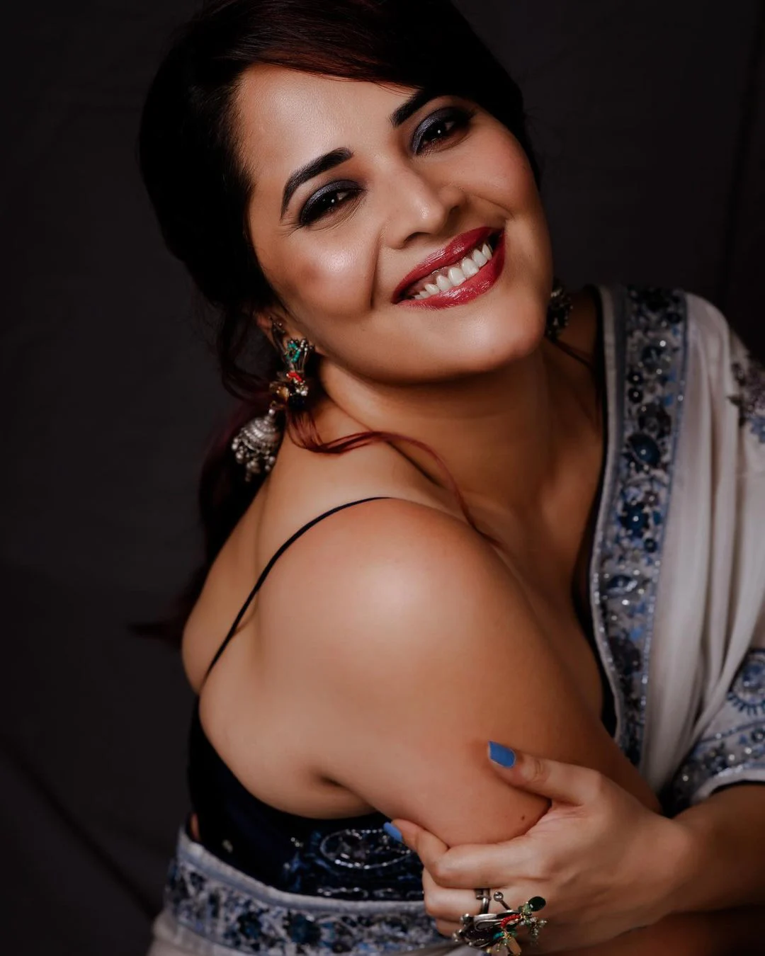 Tollywood Actress Anasuya Bharadwaj Mesmerizing Saree Photoshoot