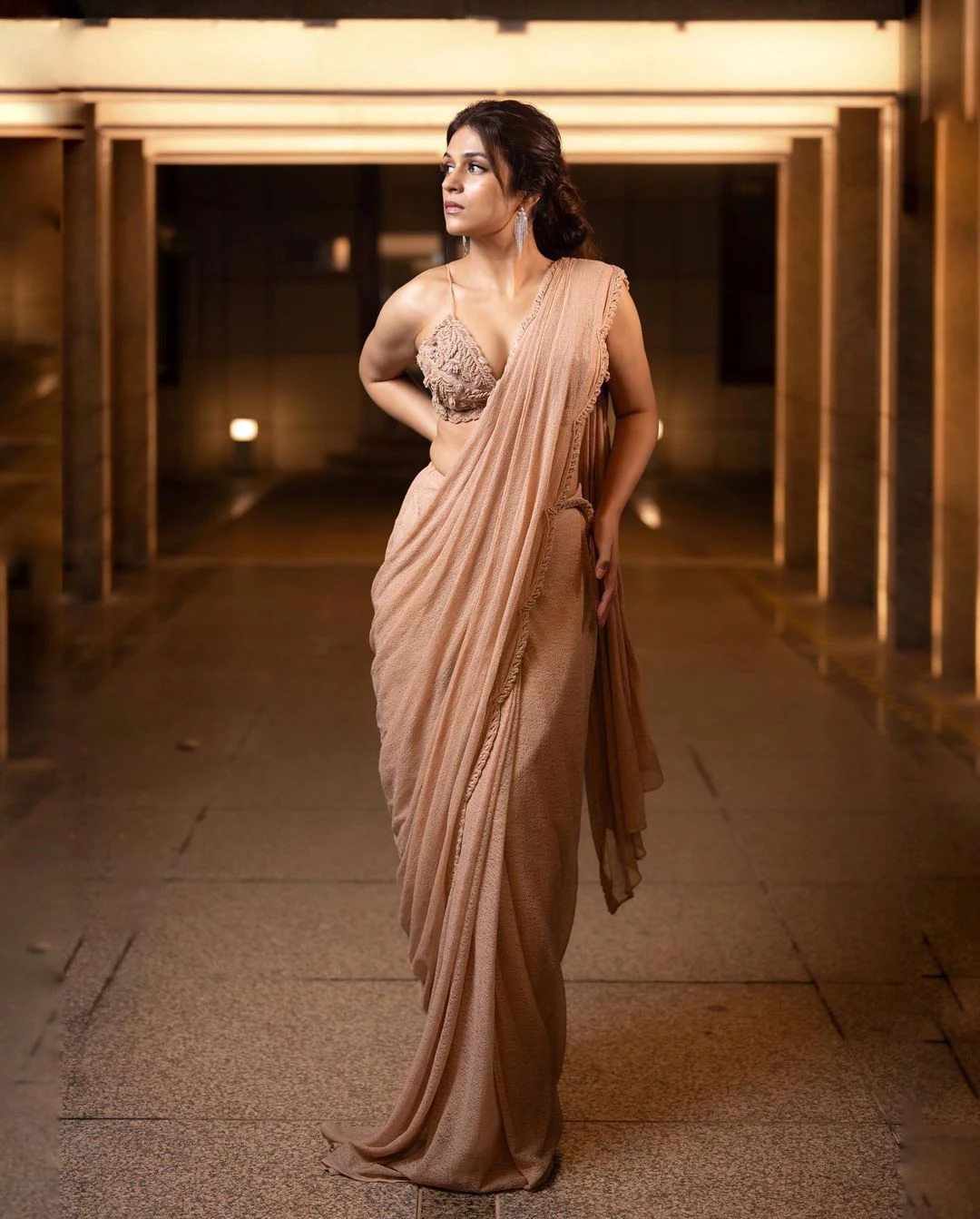 Tollywood Actress Shraddha Das latest saree photos