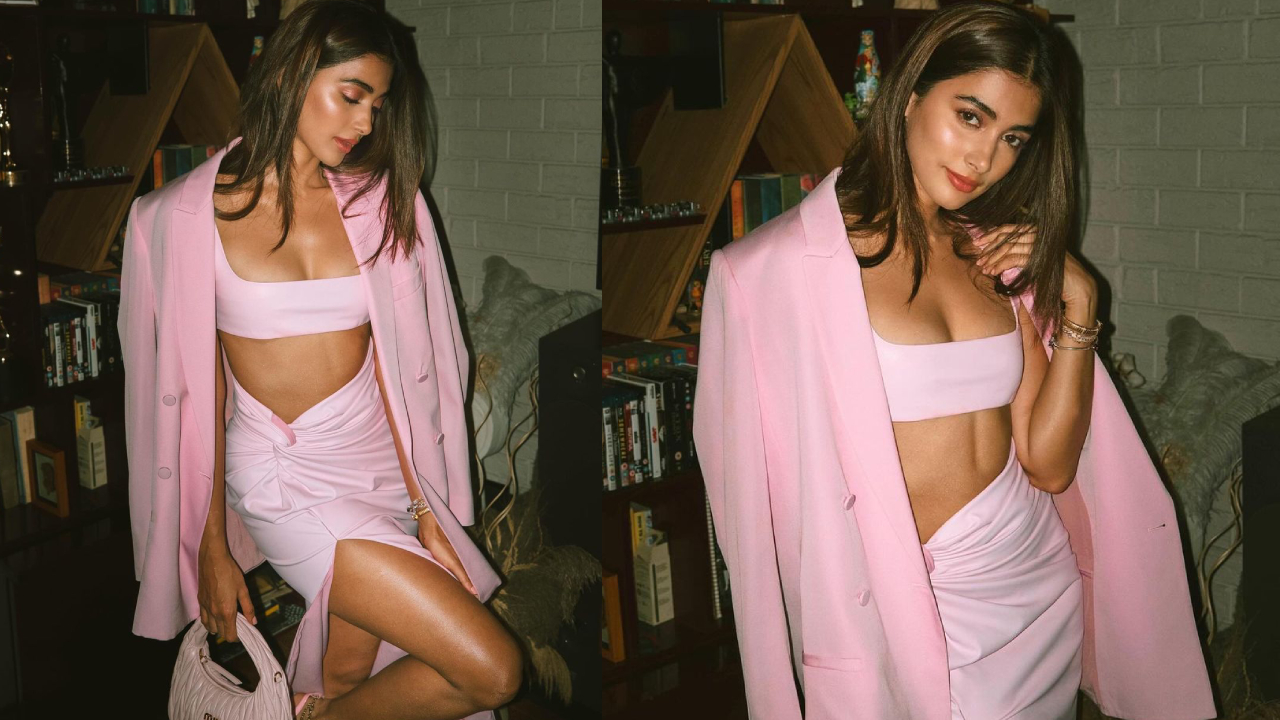 Pooja Hegde : పింక్ స్కర్ట్‌లో పూజా హెగ్దే పరువాలు..