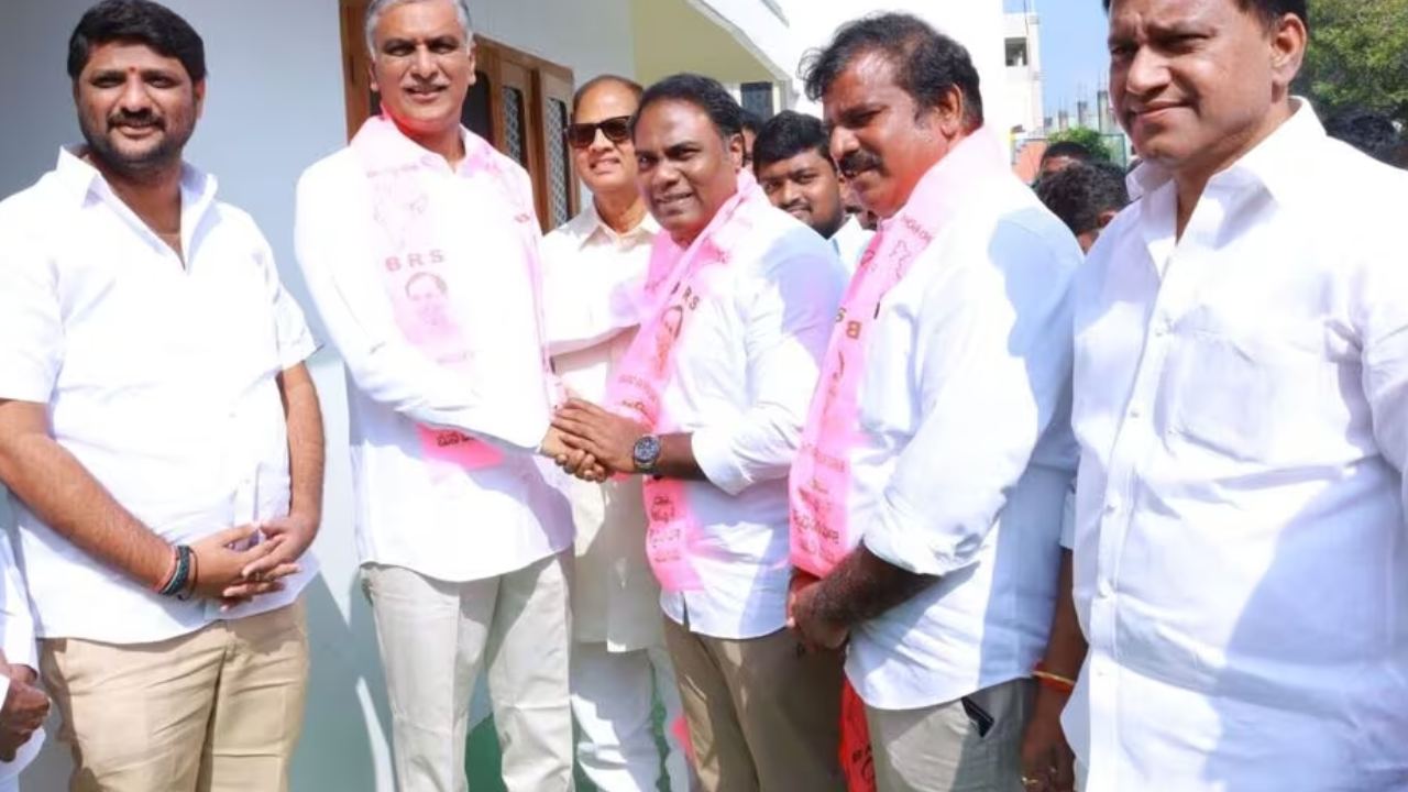 Uday Bhaskar : బీఆర్ఎస్ లో చేరిన బాబు మోహన్ తనయుడు Uday Bhaskar : బీఆర్ఎస్ లో చేరిన బాబు మోహన్ తనయుడు