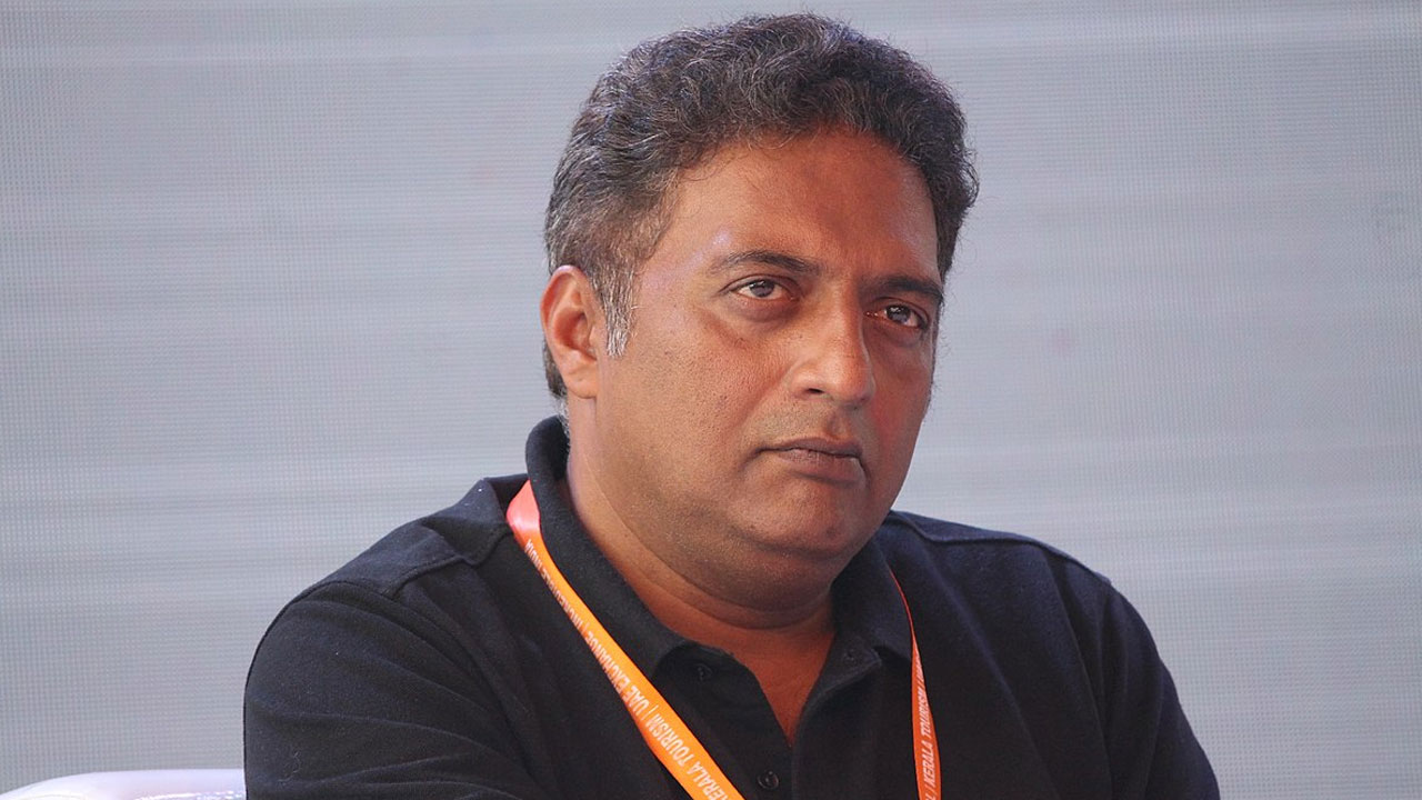 Prakash Raj: రూ.100 కోట్ల పోంజీ స్కాం.. నటుడు ప్రకాష్ రాజ్ కు ఈడీ సమన్లు Prakash Raj: రూ.100 కోట్ల పోంజీ స్కాం.. నటుడు ప్రకాష్ రాజ్ కు ఈడీ సమన్లు