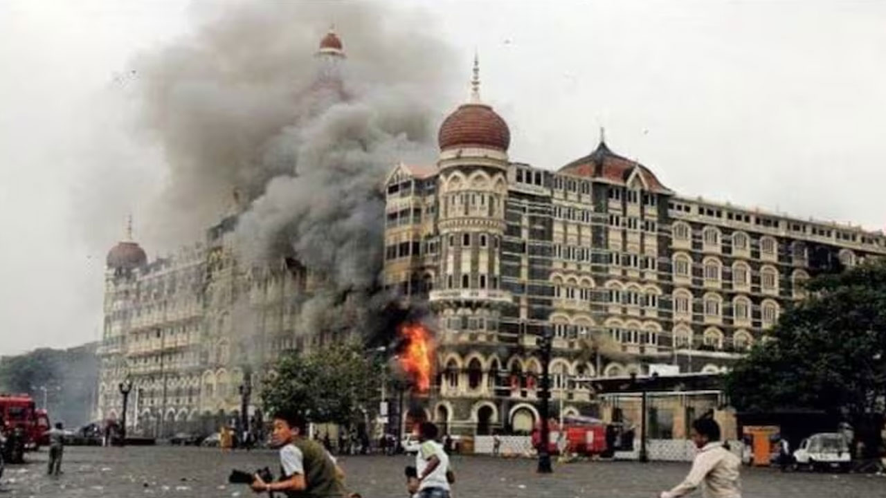 26/11 Attacks: దాడి జరిగిన 15 ఏళ్లలో ముంబై ఎలా మారిపోయింది? మన్ కీ బాత్లో ప్రస్తావించిన ప్రధాని మోదీ 26/11 Attacks: దాడి జరిగిన 15 ఏళ్లలో ముంబై ఎలా మారిపోయింది? మన్ కీ బాత్లో ప్రస్తావించిన ప్రధాని మోదీ