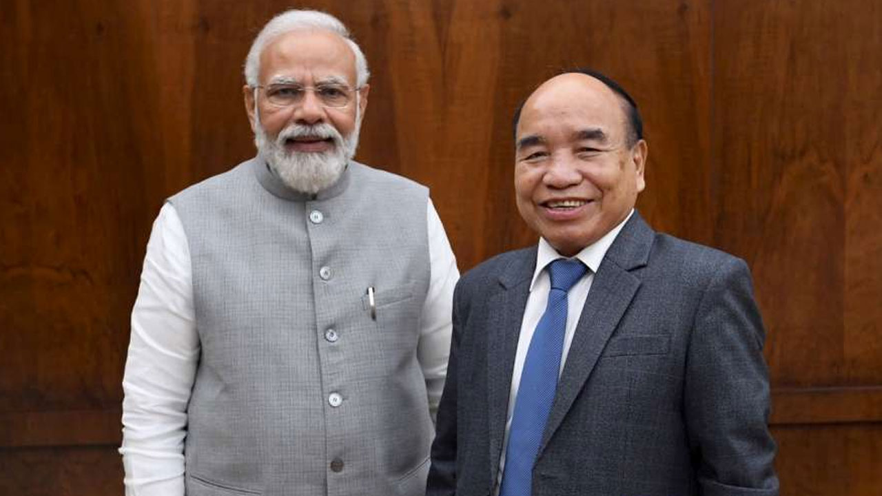 Mizoram Polling: బీజేపీతో పొత్తు కేంద్రంలోనే, రాష్ట్రంలో ఉండదు.. పోలింగ్ వేళ సీఎం ఆసక్తికర వ్యాఖ్యలు Mizoram Polling: బీజేపీతో పొత్తు కేంద్రంలోనే, రాష్ట్రంలో ఉండదు.. పోలింగ్ వేళ సీఎం ఆసక్తికర వ్యాఖ్యలు