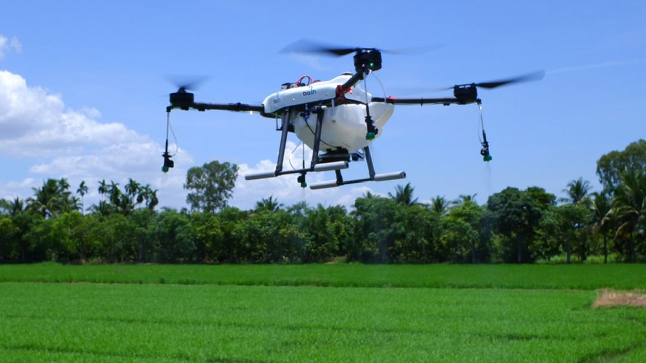 Drones to Women led SHG: వ్యవసాయంలో సాంకేతిక విప్లవం.. మహిళా బృందాలకు డ్రోన్లు ఇవ్వనున్న కేంద్రం Drones to Women led SHG: వ్యవసాయంలో సాంకేతిక విప్లవం.. మహిళా బృందాలకు డ్రోన్లు ఇవ్వనున్న కేంద్రం