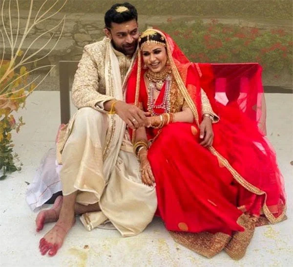Varun Tej Lavanya Tripathi marriage photos with mega heroes