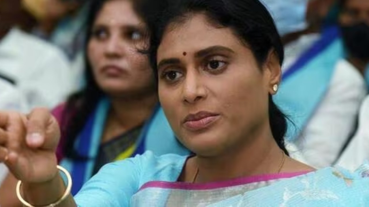 YS Sharmila : వాళ్లకు రిటర్న్ గిఫ్ట్ ఖాయం ..! ప్రత్యర్థులను నైతికంగా ఎదుర్కొనే దమ్ములేకనే ఐటీ దాడులు.. YS Sharmila : వాళ్లకు రిటర్న్ గిఫ్ట్ ఖాయం ..! ప్రత్యర్థులను నైతికంగా ఎదుర్కొనే దమ్ములేకనే ఐటీ దాడులు..