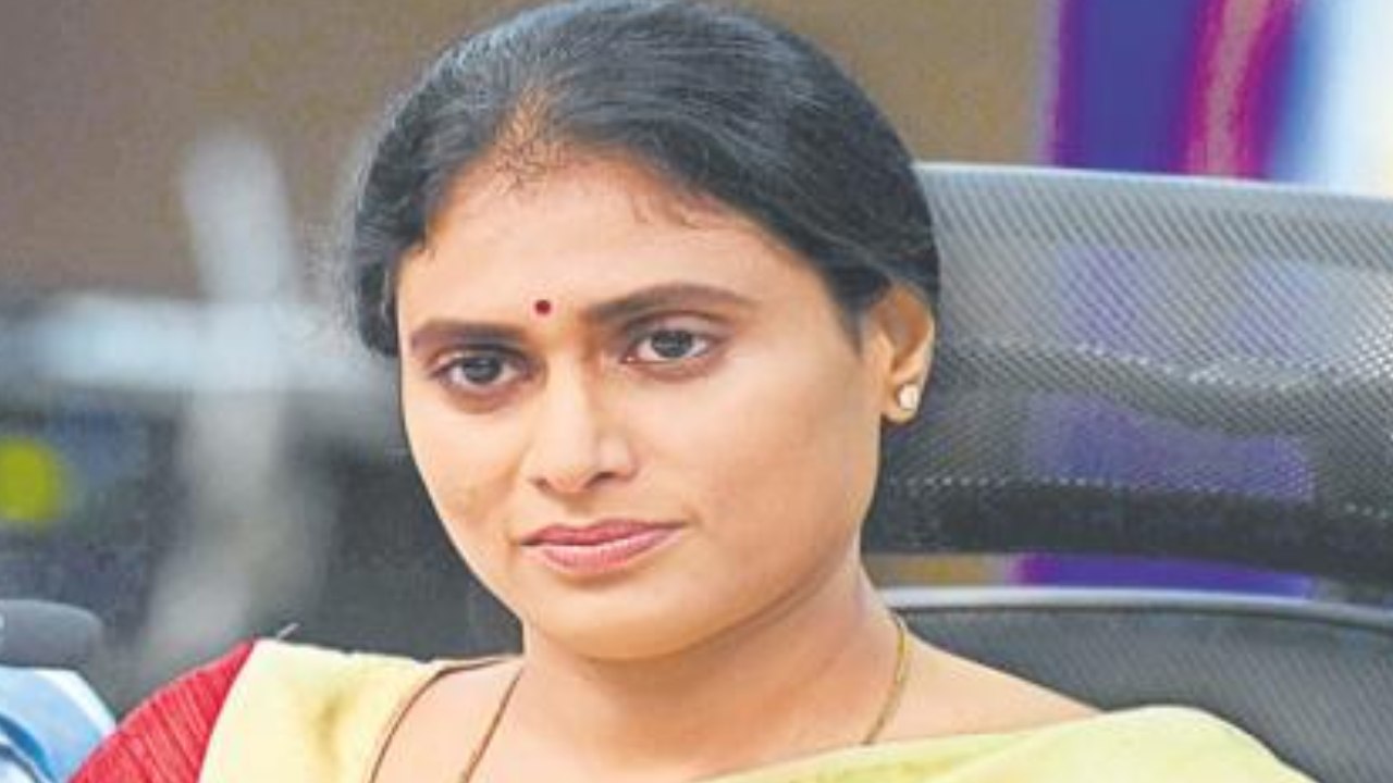 YS Sharmila : కేసీఆర్, కేటీఆర్ ను మించిన తెలంగాణ ద్రోహులు ఇంకెవ్వరూ ఉండరు : వైఎస్ షర్మిల YS Sharmila : కేసీఆర్, కేటీఆర్ ను మించిన తెలంగాణ ద్రోహులు ఇంకెవ్వరూ ఉండరు : వైఎస్ షర్మిల