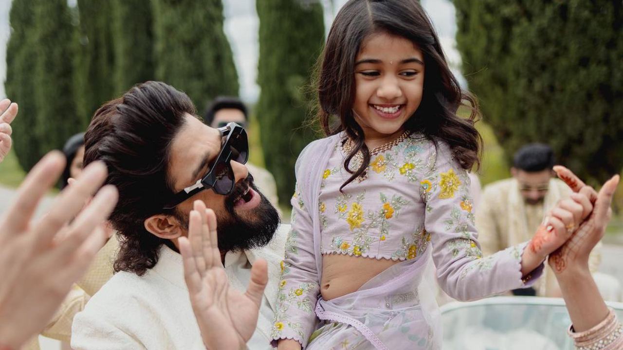 Allu Arha : అర్హ పుట్టిన రోజు.. క్యూట్ ఫోటోలు షేర్ చేస్తూ విషెష్ చెప్పిన బన్నీ.. Allu Arha : అర్హ పుట్టిన రోజు.. క్యూట్ ఫోటోలు షేర్ చేస్తూ విషెష్ చెప్పిన బన్నీ..
