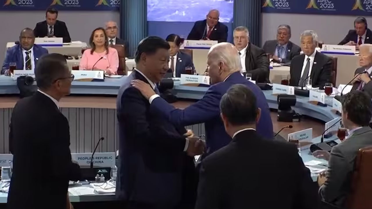 Biden and Jinping Meet: జో బిడెన్, జిన్పింగ్ సర్ప్రైజ్ మీట్.. ఆ తర్వాత ఏం జరిగిందంటే? Biden and Jinping Meet: జో బిడెన్, జిన్పింగ్ సర్ప్రైజ్ మీట్.. ఆ తర్వాత ఏం జరిగిందంటే?
