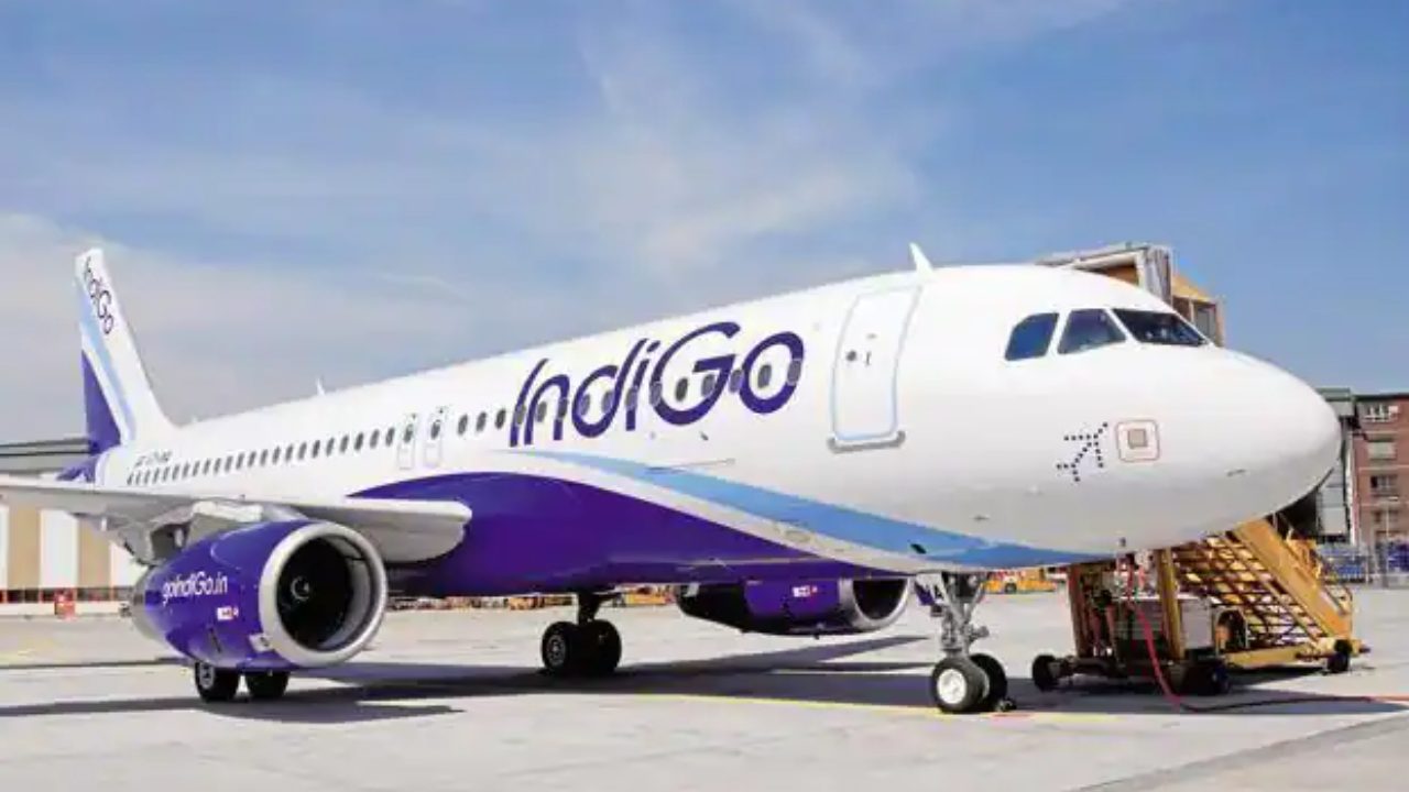 indigo : ఆరుగురే ఉన్నారంటూ ప్రయాణీకుల్ని దింపేసిన ఇండిగో indigo : ఆరుగురే ఉన్నారంటూ ప్రయాణీకుల్ని దింపేసిన ఇండిగో
