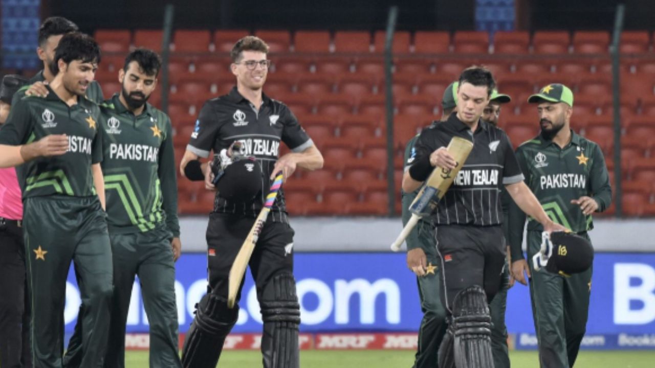 ODI World Cup 2023: ఆ రెండు జట్లకు కలిసొచ్చిన న్యూజిలాండ్ ఓటమి.. సెమీస్ లోకి పాక్ ఎంట్రీ ఖాయమా? ODI World Cup 2023: ఆ రెండు జట్లకు కలిసొచ్చిన న్యూజిలాండ్ ఓటమి.. సెమీస్ లోకి పాక్ ఎంట్రీ ఖాయమా?